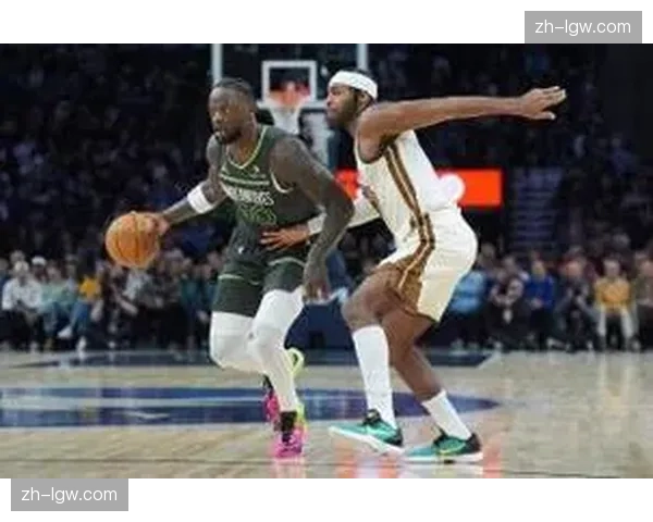 森林狼逆转太阳靠兰德尔内线统治，戈贝尔护框限制对手禁区得分